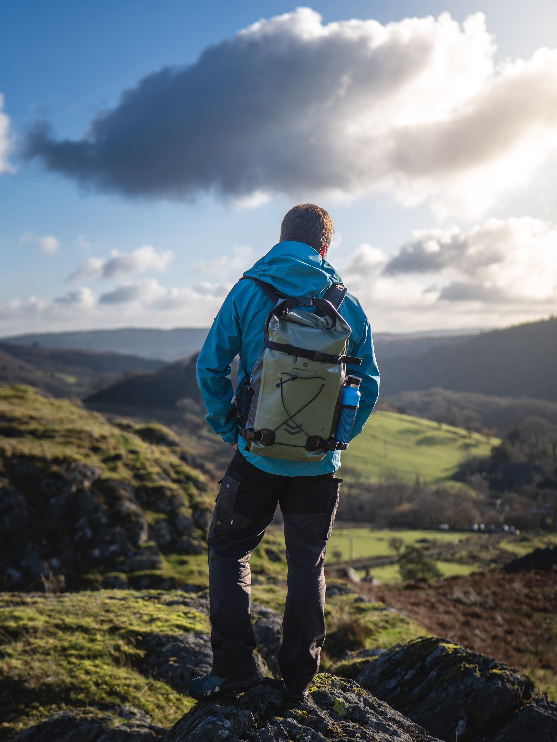 Aonyx 25 waterproof hiking backpack