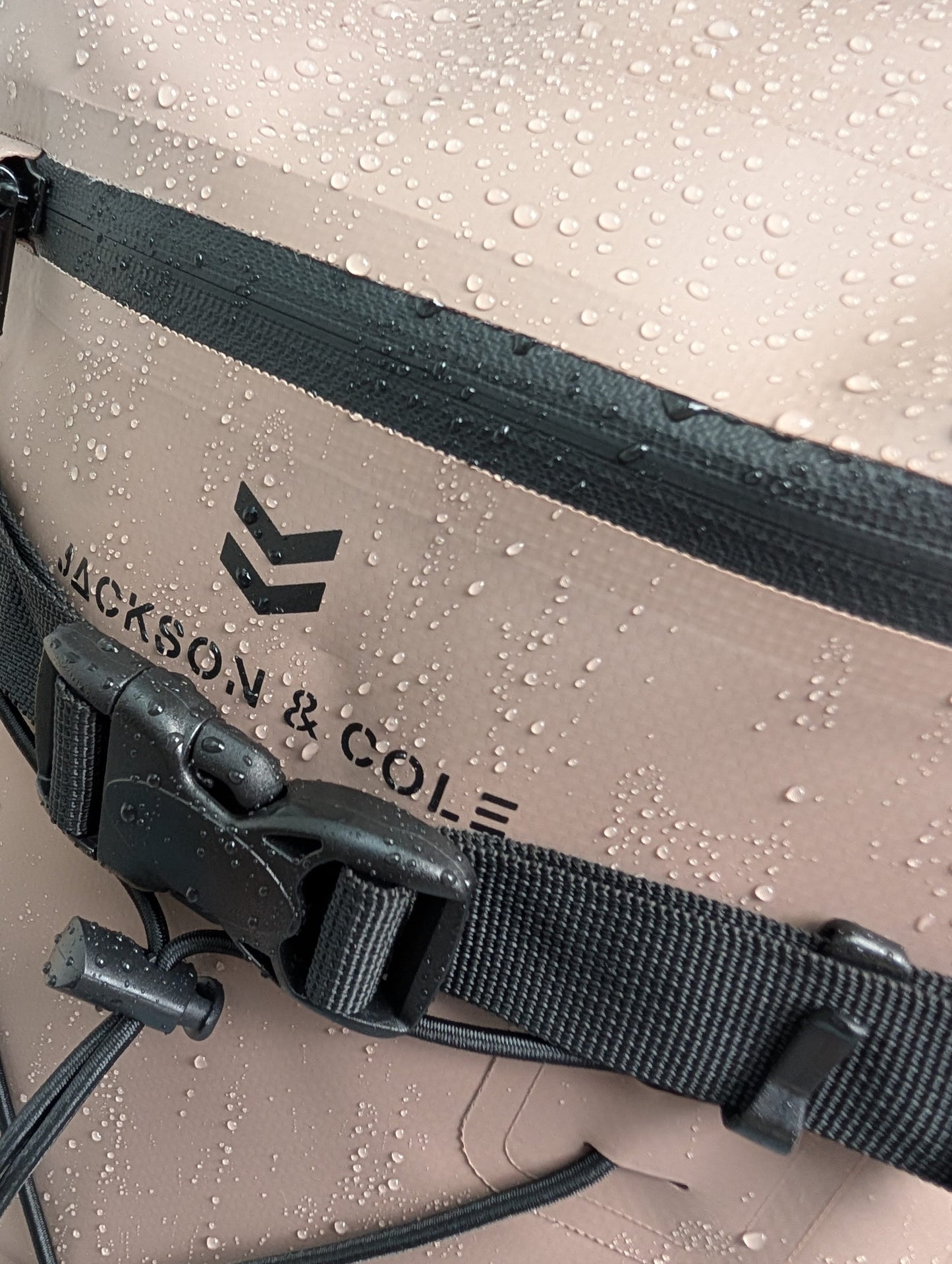 Sandstone Aonyx backpack wet